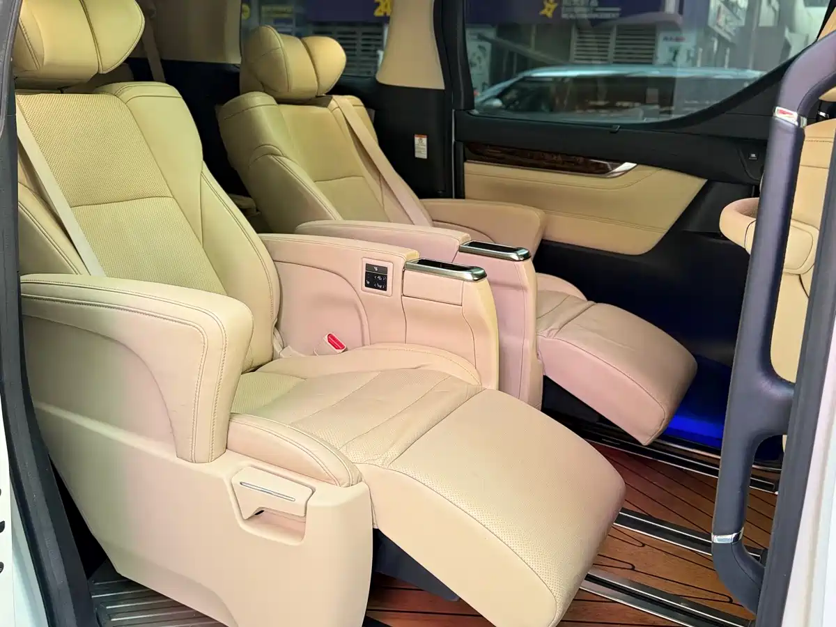 Toyota Alphard 2018 Facelift 3.5L Luxury Edition фото 6