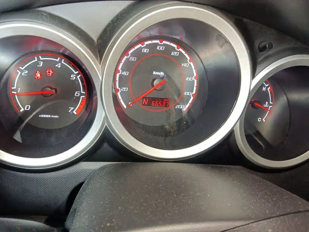 Changan CX20 2016 2014 1.4L IMT Sunroof Navigation Edition (China V)