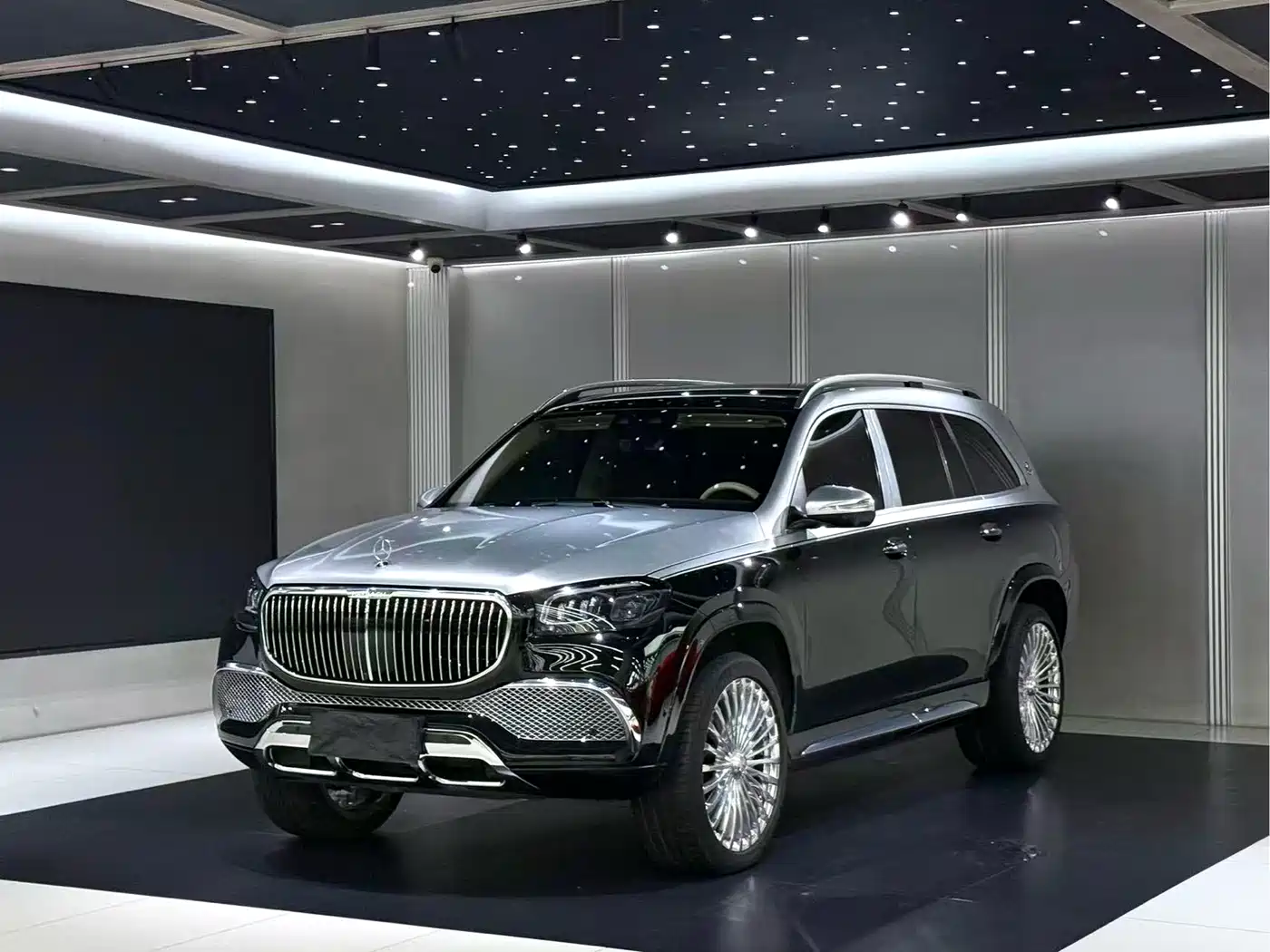 Mercedes-Benz Maybach GLS 2022 GLS 600 4MATIC Etiquette Edition фото 3