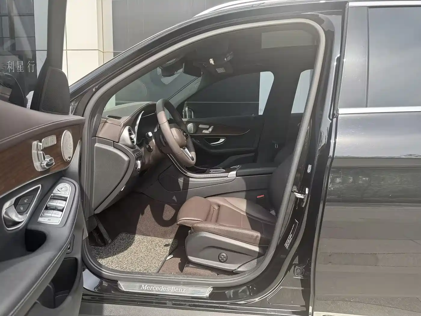 Mercedes-Benz GLC 2021 GLC 300 L 4MATIC Sporty фото 10