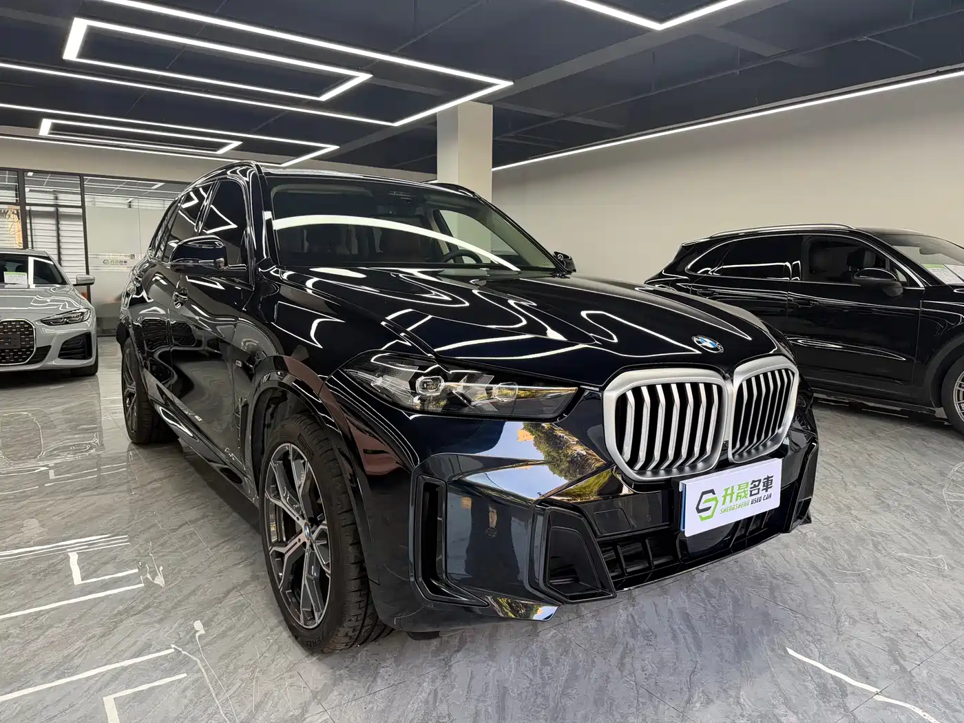 BMW X5 2023 xDrive 30Li Premium M Sport Black Night Package фото 3