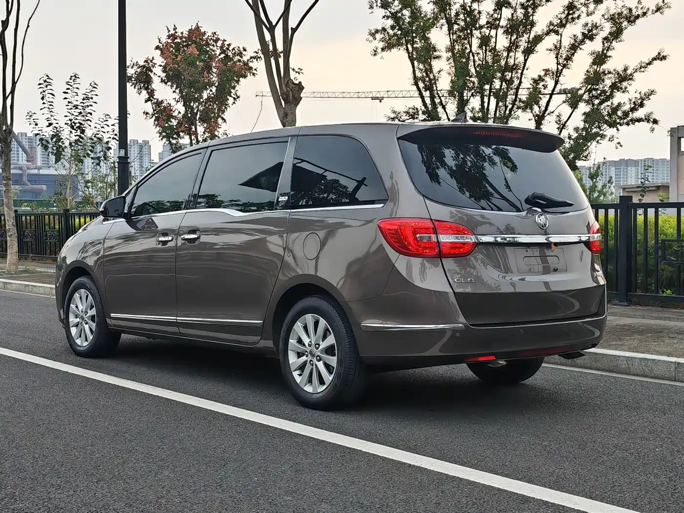 Фото 8 - Buick GL8