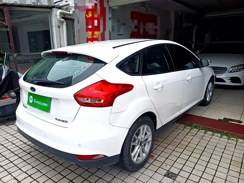 Фото 7 - Ford Focus