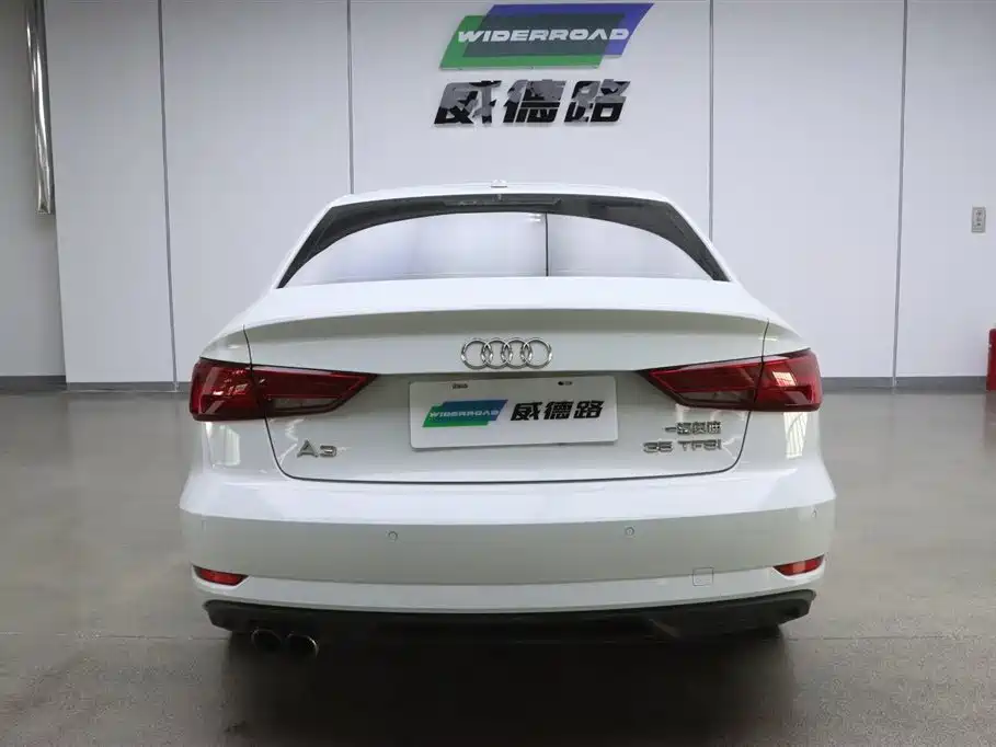 Audi A3 2018 30th Anniversary Limousine 35 TFSI Progressive фото 4