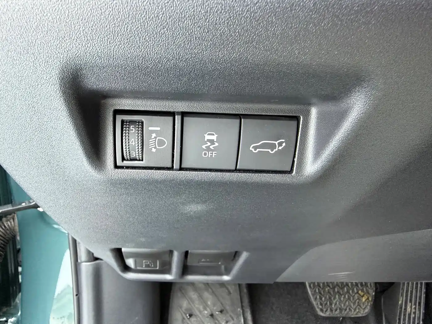 Фото 11 - Toyota RAV4