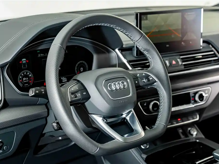 Photo 11 - Audi Q5L