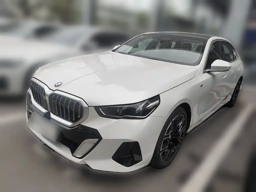 BMW 5 Series 2025 530Li Premium M Sport Package фото 3