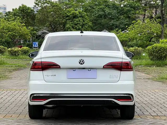 Volkswagen Bora 2023 200TSI DSG Yuexing Edition — фото 5