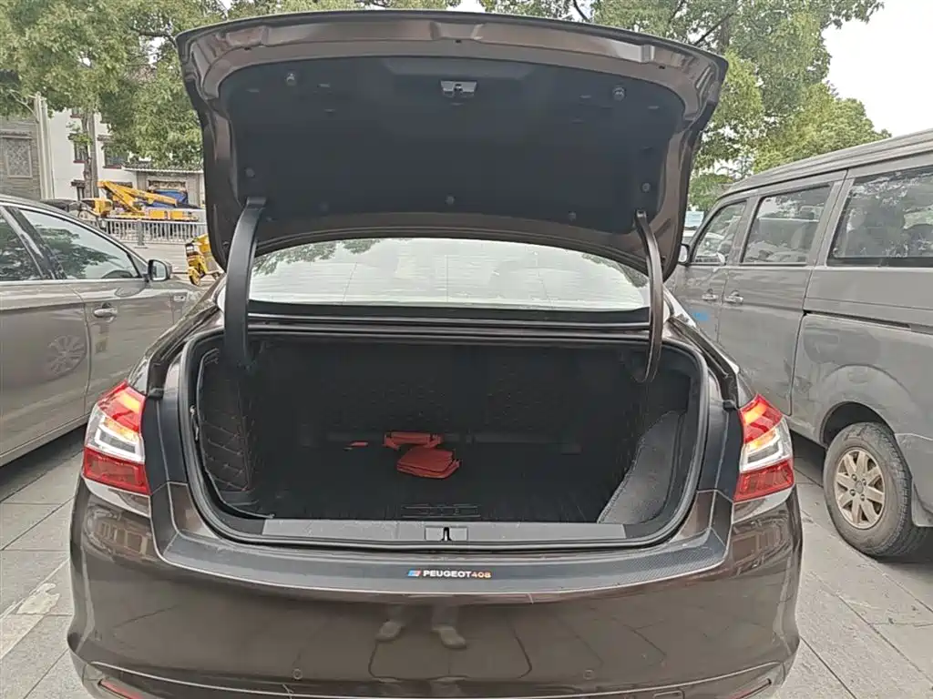 Peugeot 408 2014 1.8L Automatic Luxury Edition фото 19