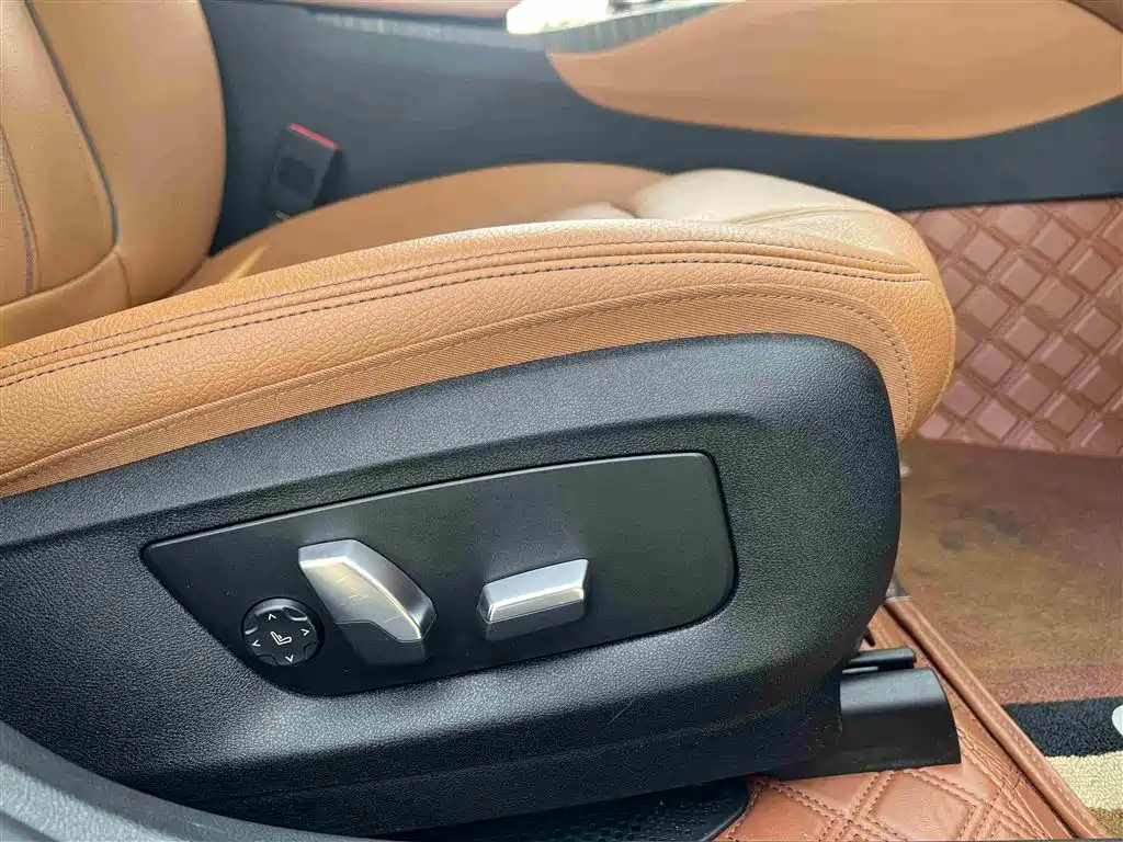 BMW 6 Series GT 2018 630i Luxury Design Package фото 23