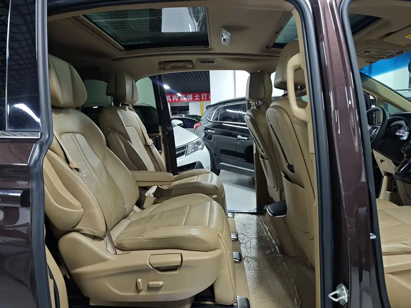 Buick GL8 2018 ES 28T Luxury Type China VI фото 9