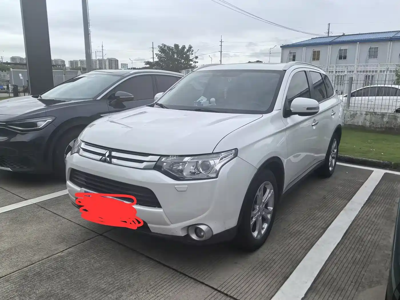 Mitsubishi Outlander (Import) 2015 2014 2.4L 4WD Luxury Value Edition 5-seater