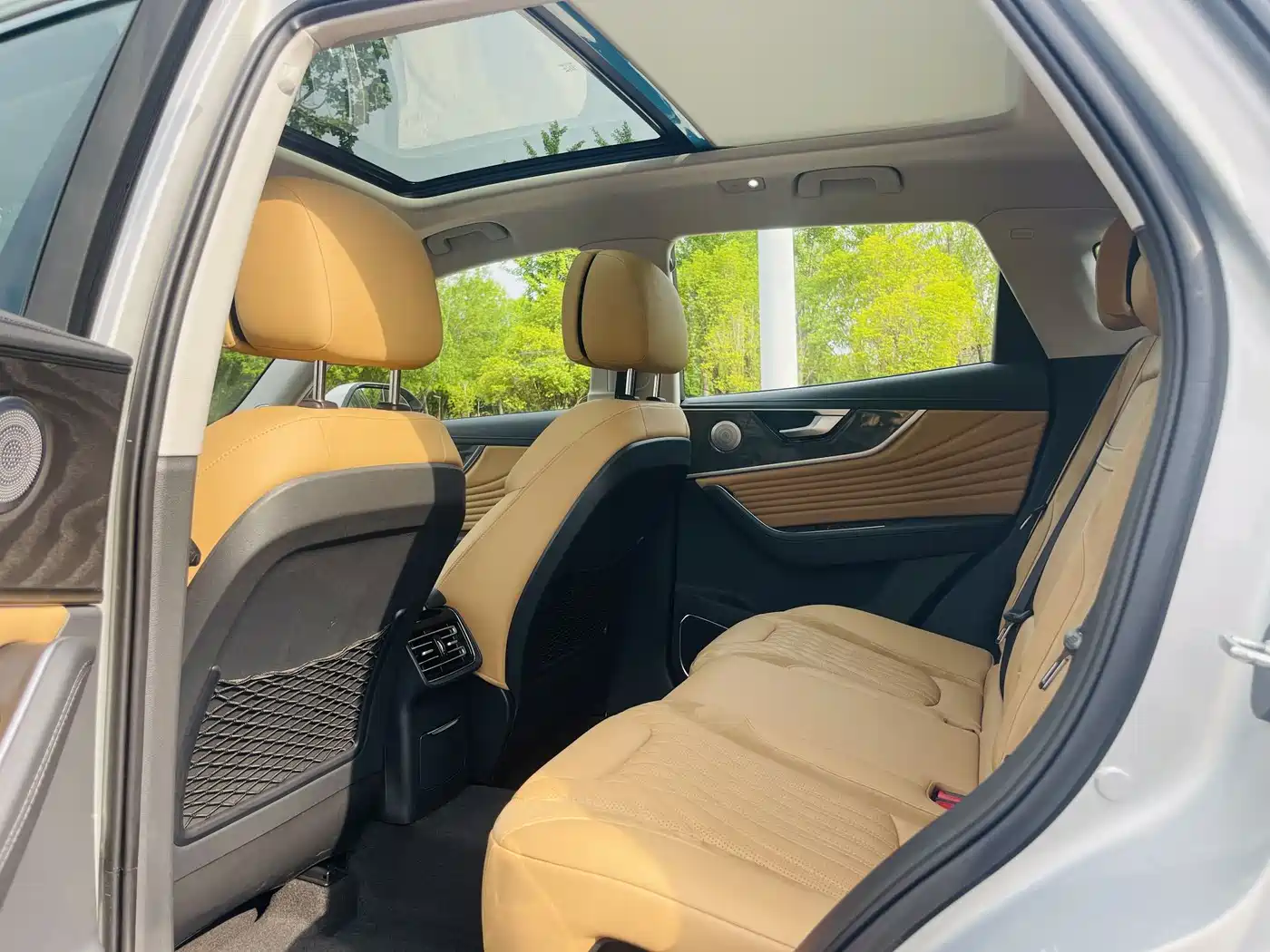 Hongqi HS5 2023 2.0T 4WD Flag Leader Pro фото 31
