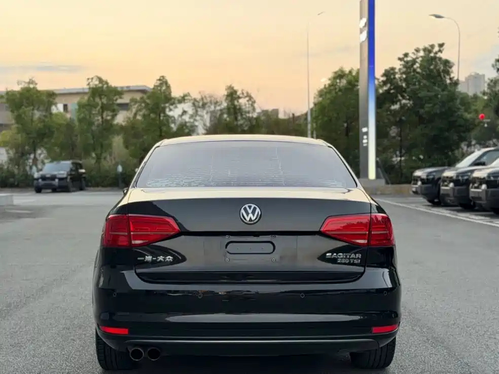 Фото 11 - Volkswagen Sagitar