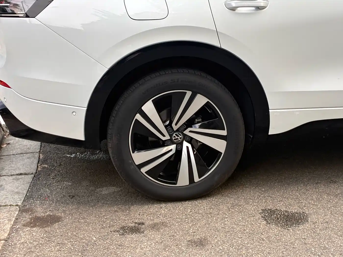 Volkswagen Talagon 2023 380TSI 4WD R-Line Touring Edition фото 10