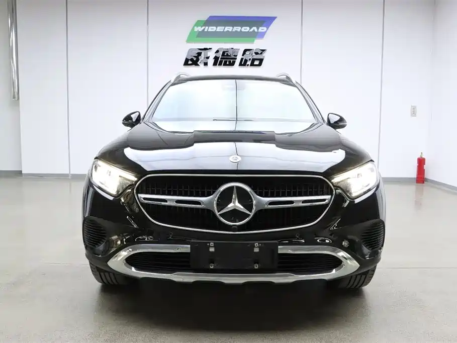Mercedes-Benz GLC 2023 GLC 260 L 4MATIC Sport 5-seater фото 3