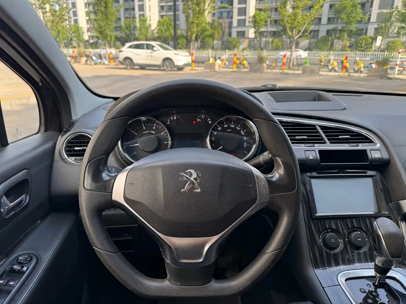 Peugeot 3008 2015 2.0L Automatic Classic Edition фото 11