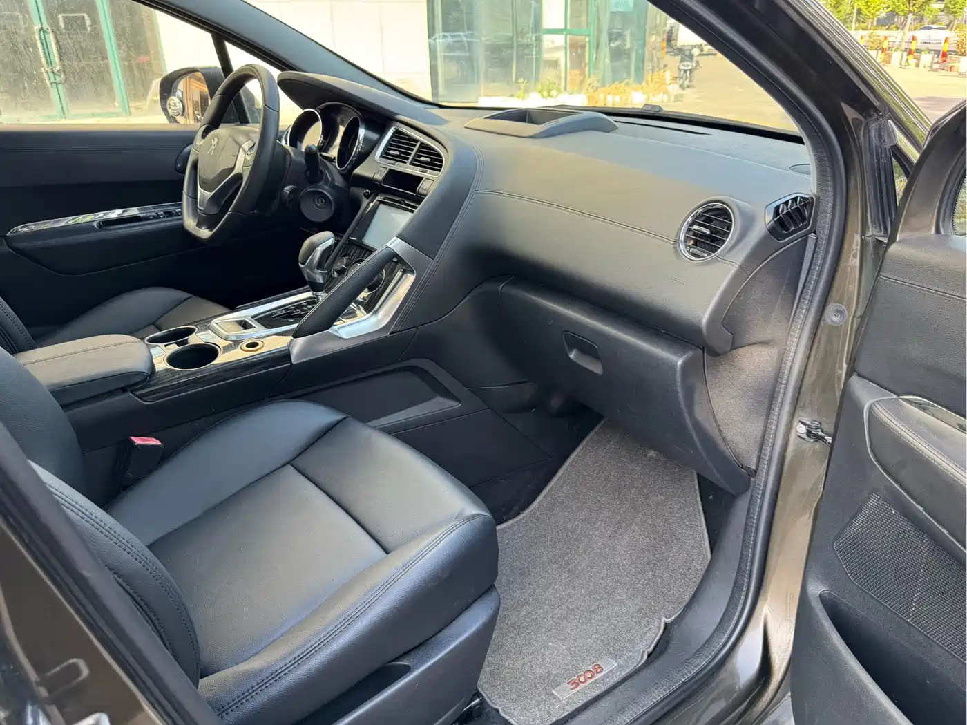 Peugeot 3008 2015 2.0L Automatic Classic Edition фото 16