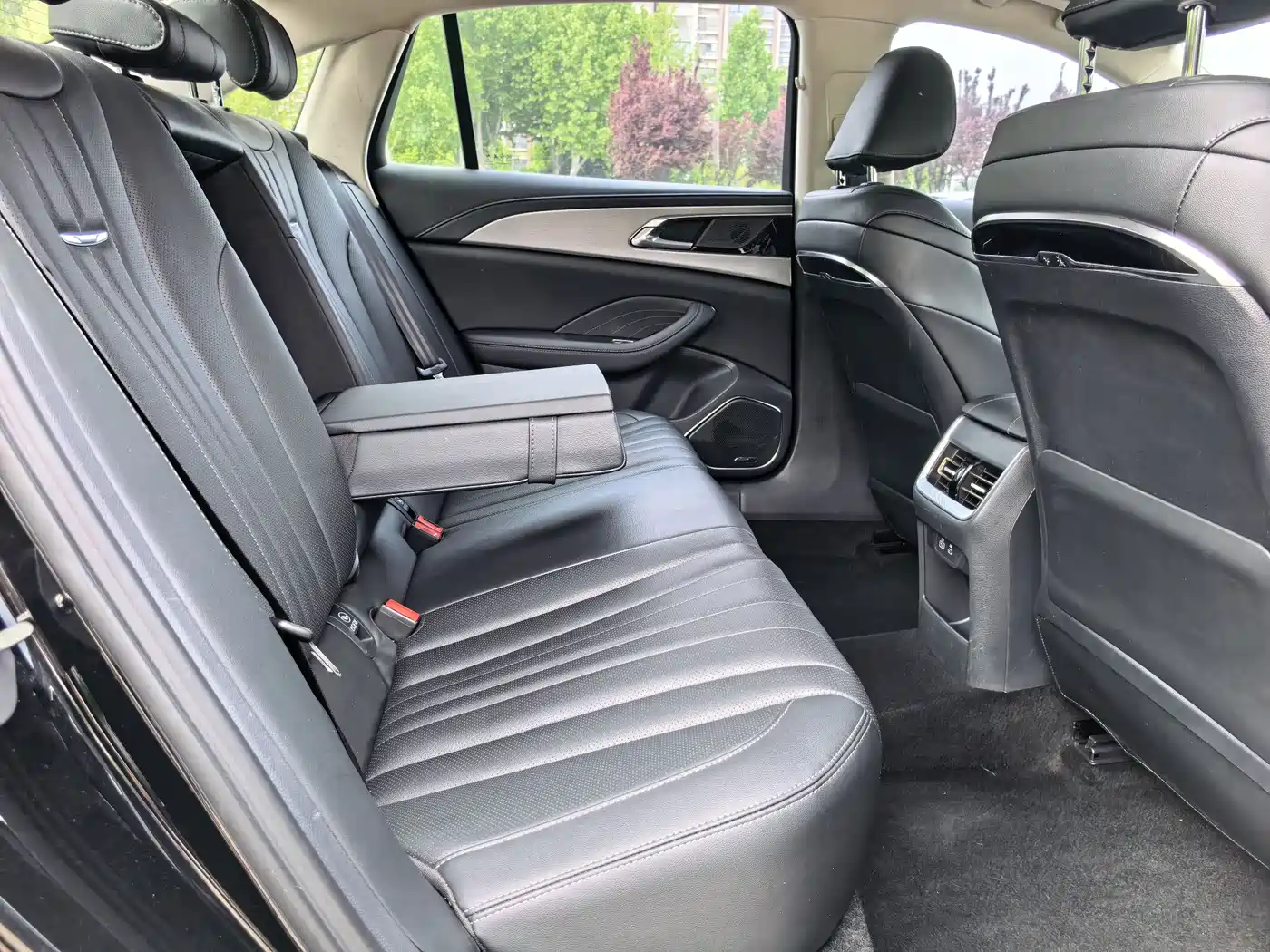 Hongqi H5 2024 1.5T DCT Smart Connect Flag Rhythm Edition фото 20