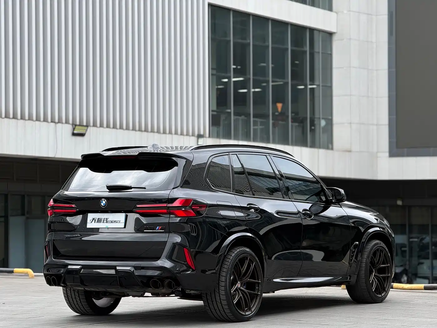 BMW X5 M 2023 Model X5 M Thunder Edition фото 4
