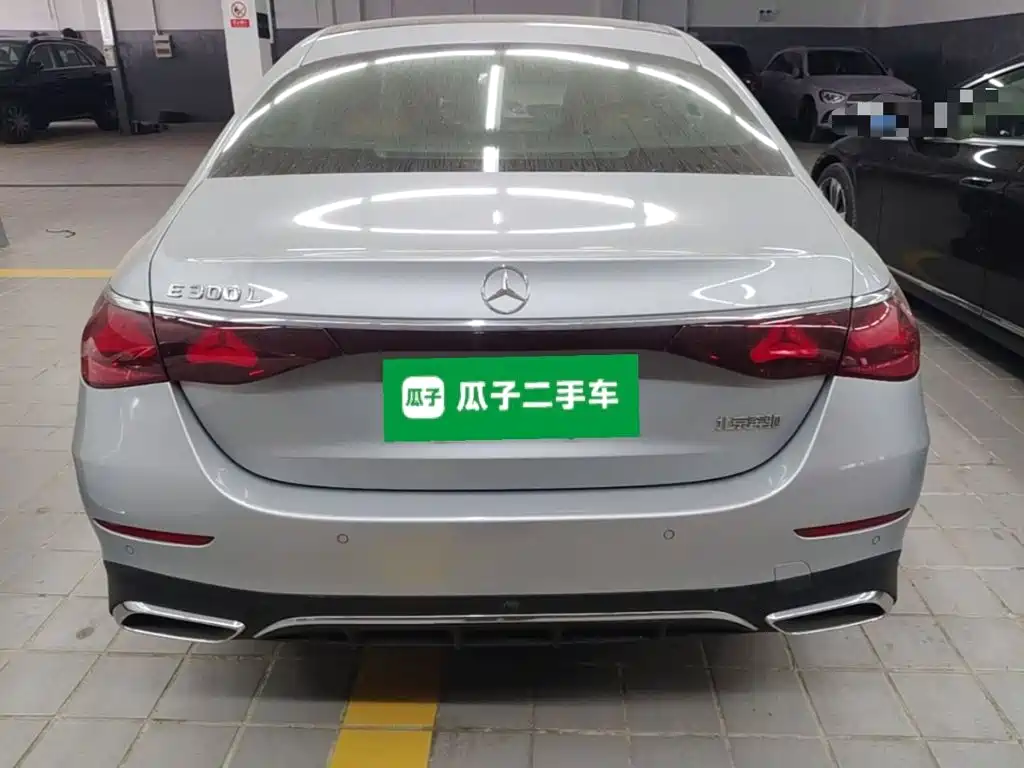 Фото 4 - Mercedes-Benz E-Class