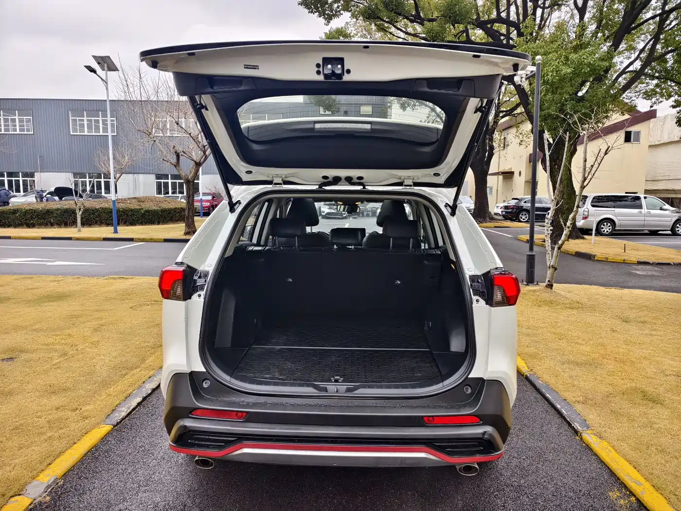 Toyota RAV4 Rongfang 2020 2.0L CVT 2WD Trend Edition фото 12