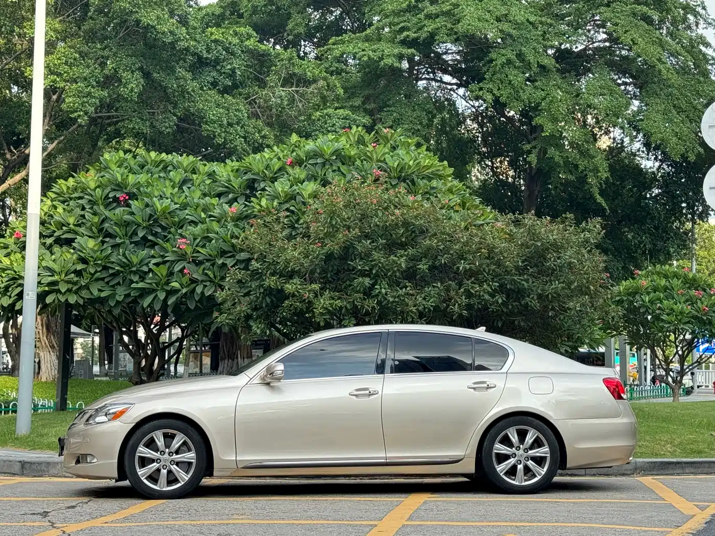 Фото 4 - Lexus GS