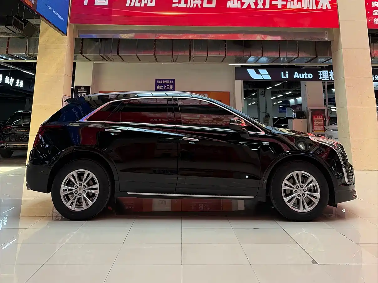 CADILLAC XT5