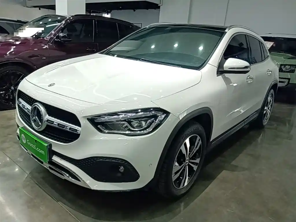 MERCEDES-BENZ GLA