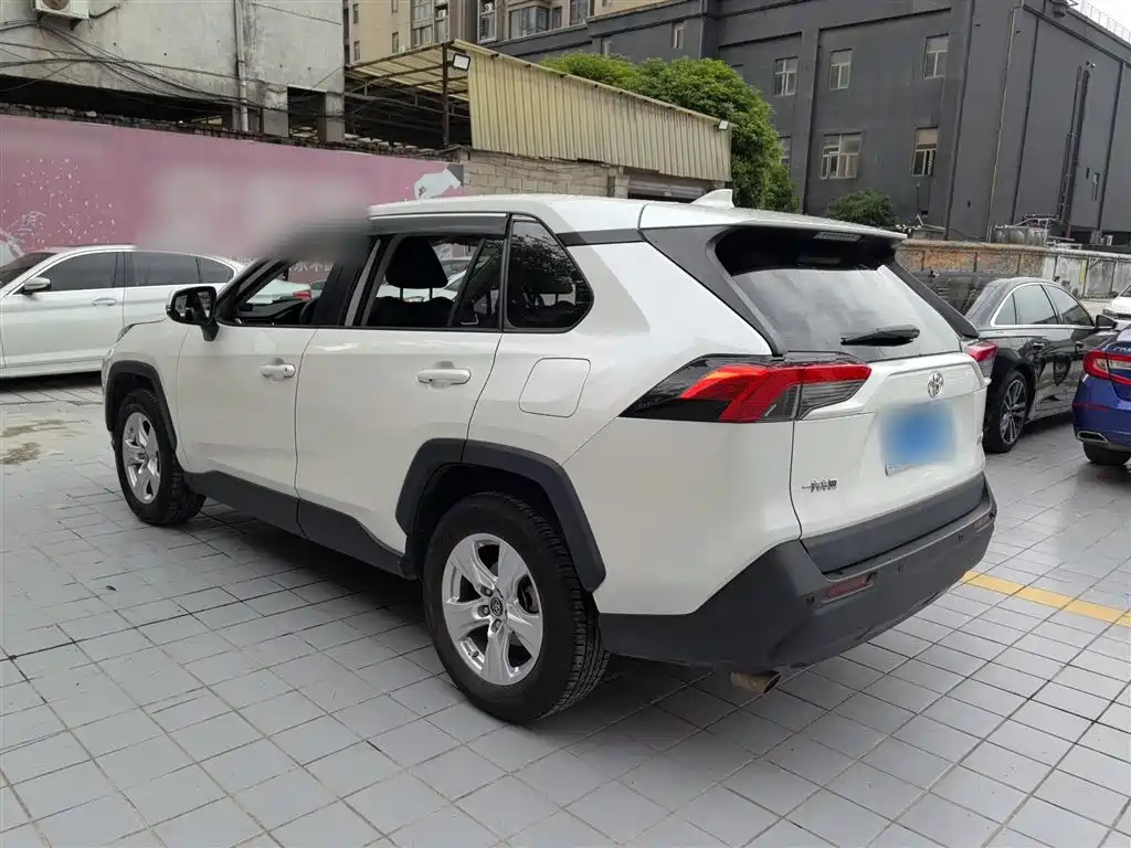 Toyota RAV4 Rongfang 2020 2.0L CVT 2WD Urban Edition фото 23