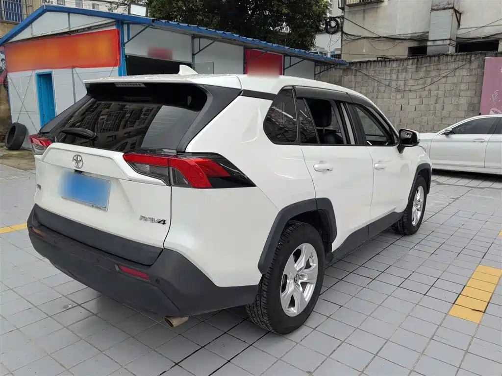 Toyota RAV4 Rongfang 2020 2.0L CVT 2WD Urban Edition фото 5