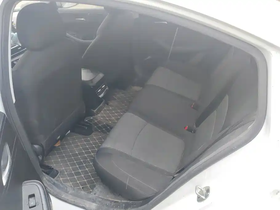 Roewe i5 2025 2026 1.5L Manual STD