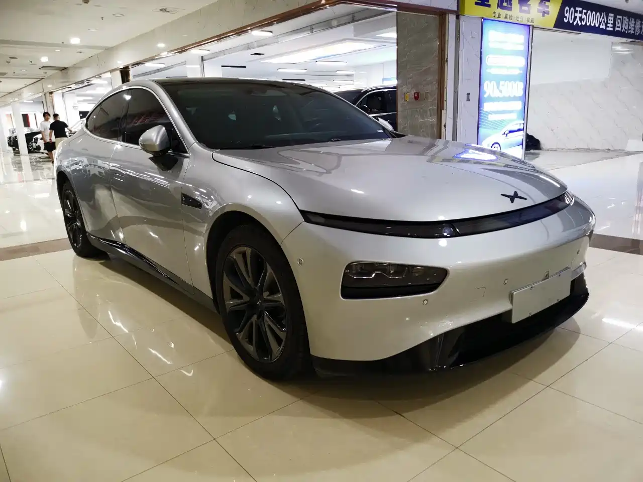 Фото 3 - XPeng P7