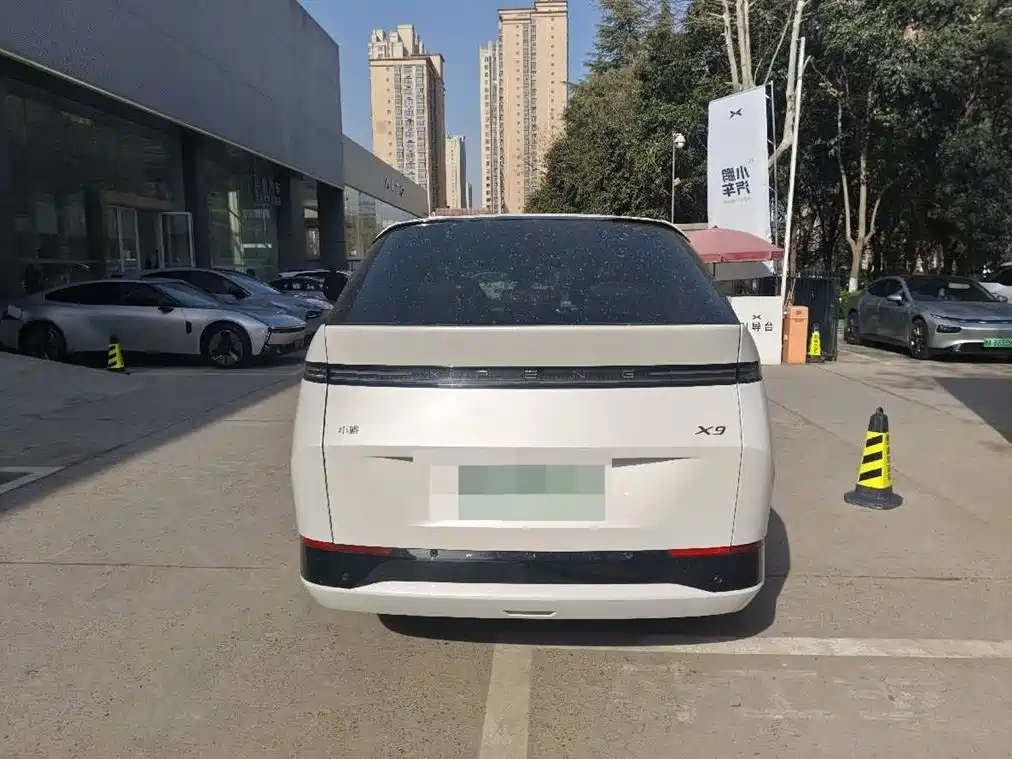 XIAOPENG X9