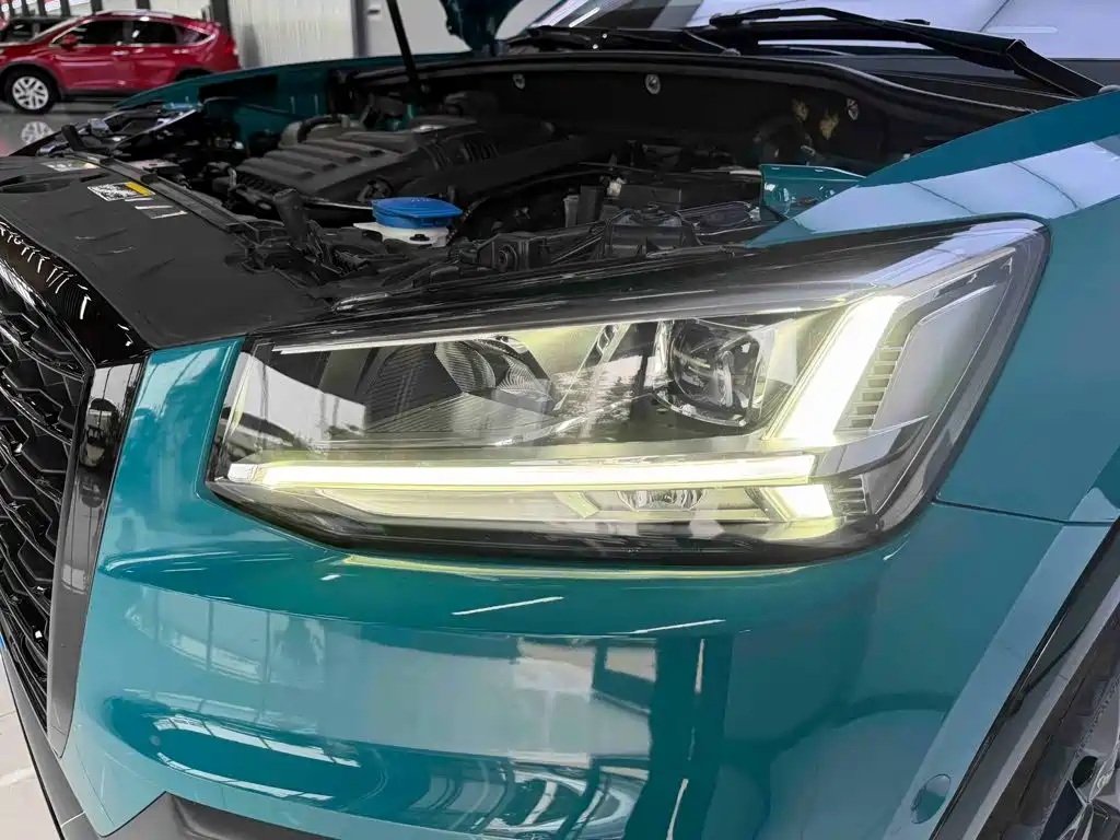 Audi Q2L 2019 2018 35 TFSI Launch Exclusive Edition China VI