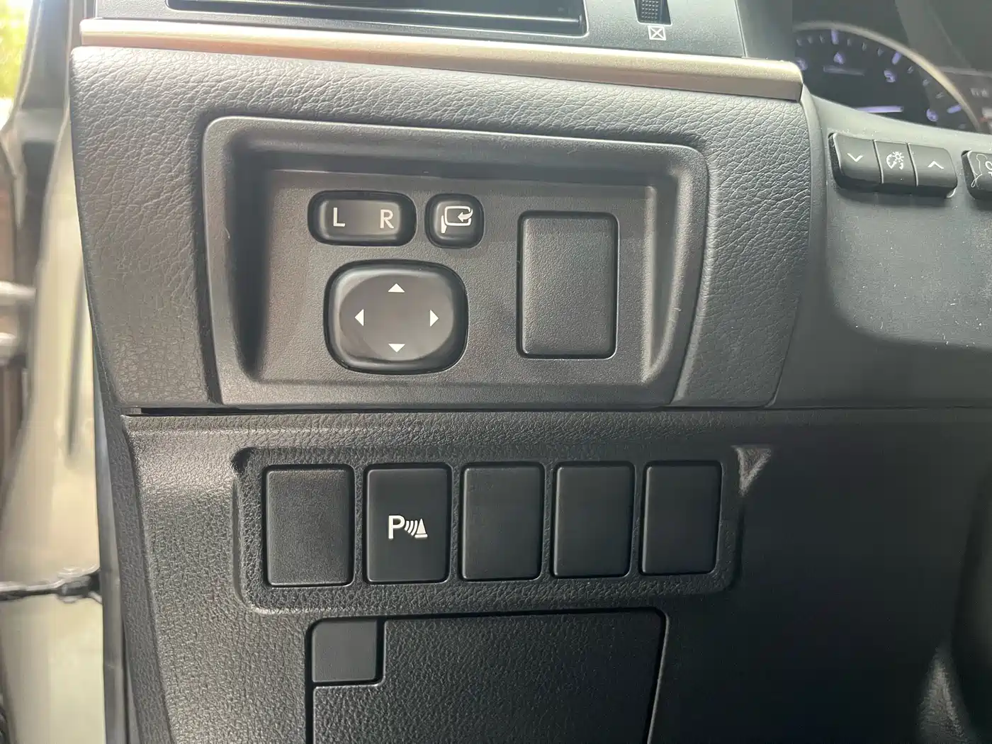 Lexus ES 2015 200 Elite Edition фото 13