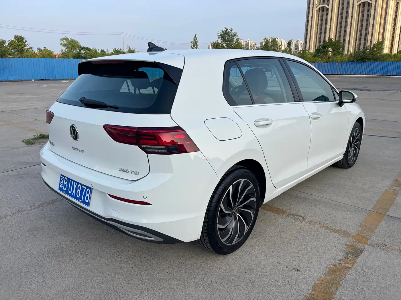 Volkswagen Golf 2023 Facelift 280TSI DSG Pro фото 3
