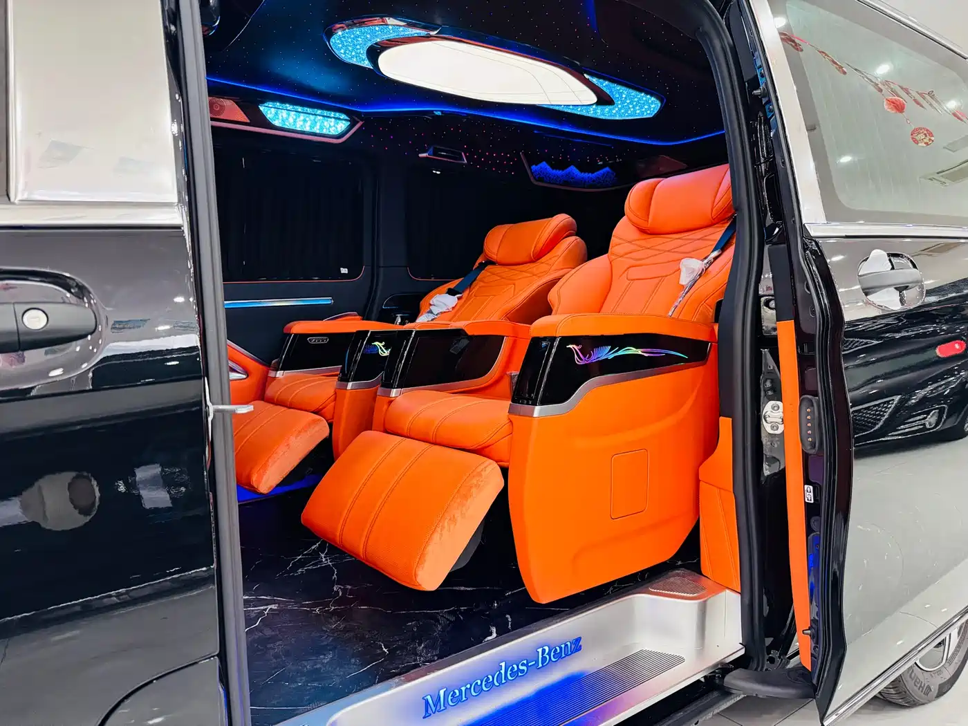 Mercedes-Benz Vito 2024 2.0T Business 7-Seater фото 8