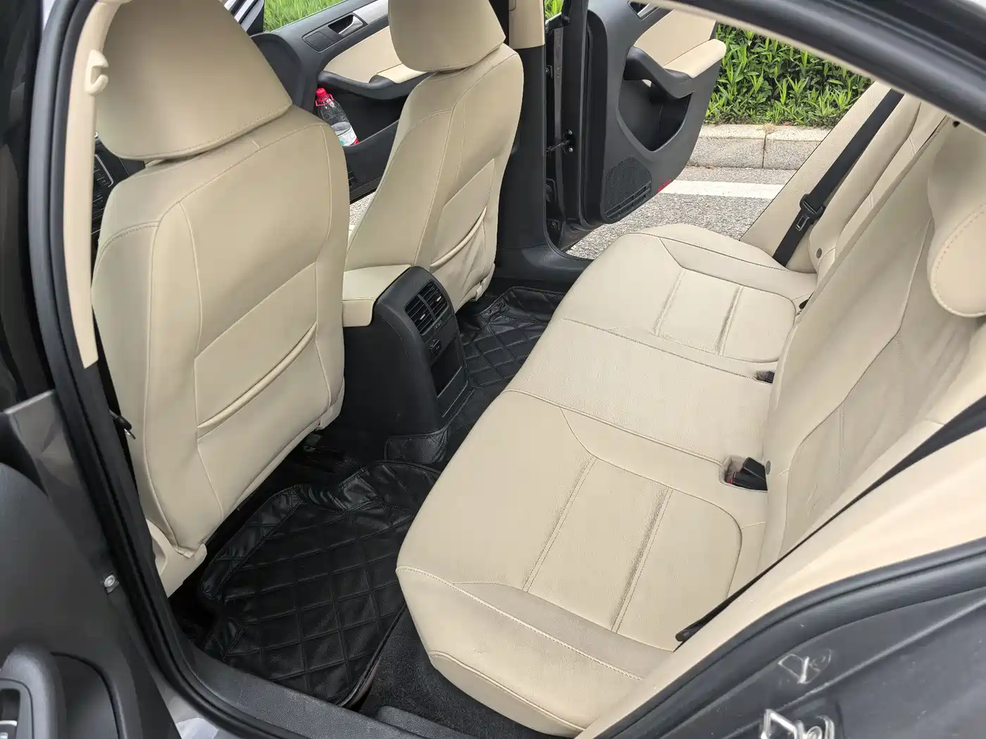 Volkswagen Sagitar 2014 Facelift 1.6L Automatic Comfort фото 8