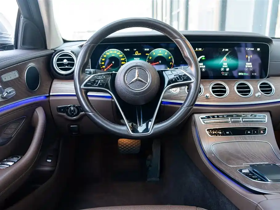 Mercedes-Benz E-Class 2023 E 300 L Fashion фото 17
