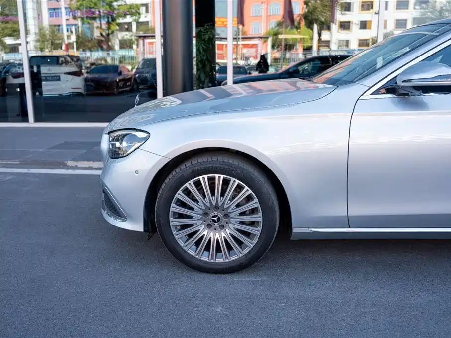Mercedes-Benz E-Class 2023 E 300 L Fashion фото 7