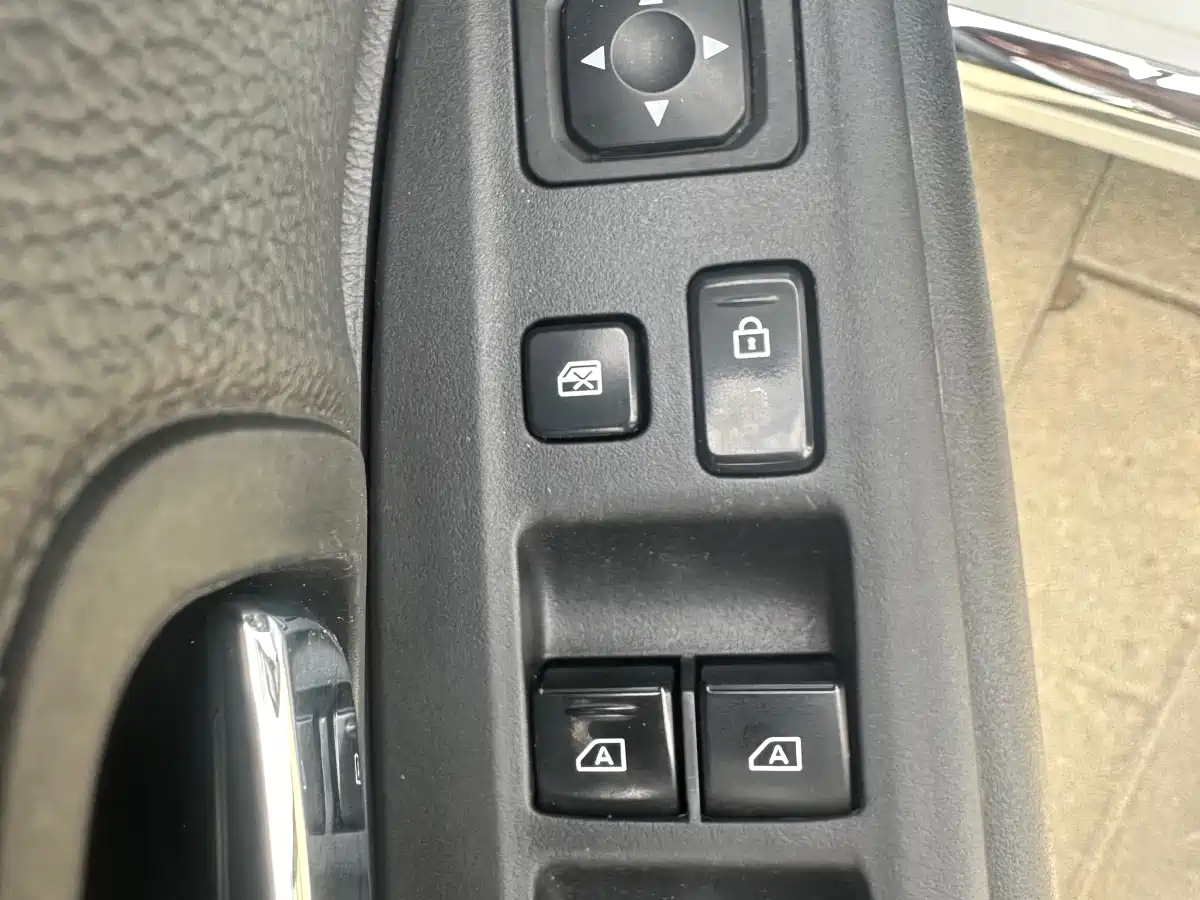 Mitsubishi Outlander 2022 2021 2.0L 2WD Smooth Ride Version 5-Seater