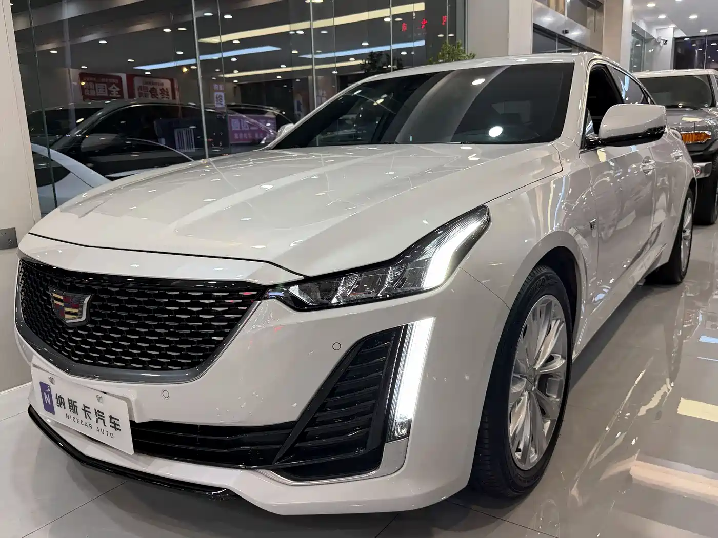 Cadillac CT5 2023 28T Luxury Style (Standard Edition)