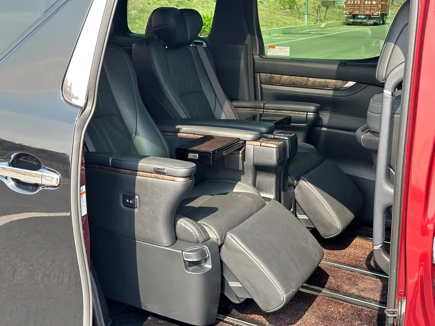 Toyota Vellfire 2021 Crown Hybrid 2.5L HV Supreme Edition фото 18