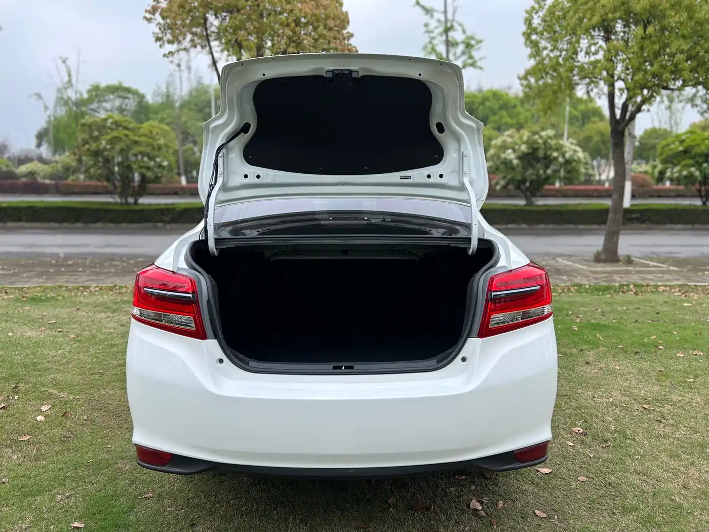 Toyota YARiS L Zhi Xiang 2019 1.5E CVT Charming China VI фото 19