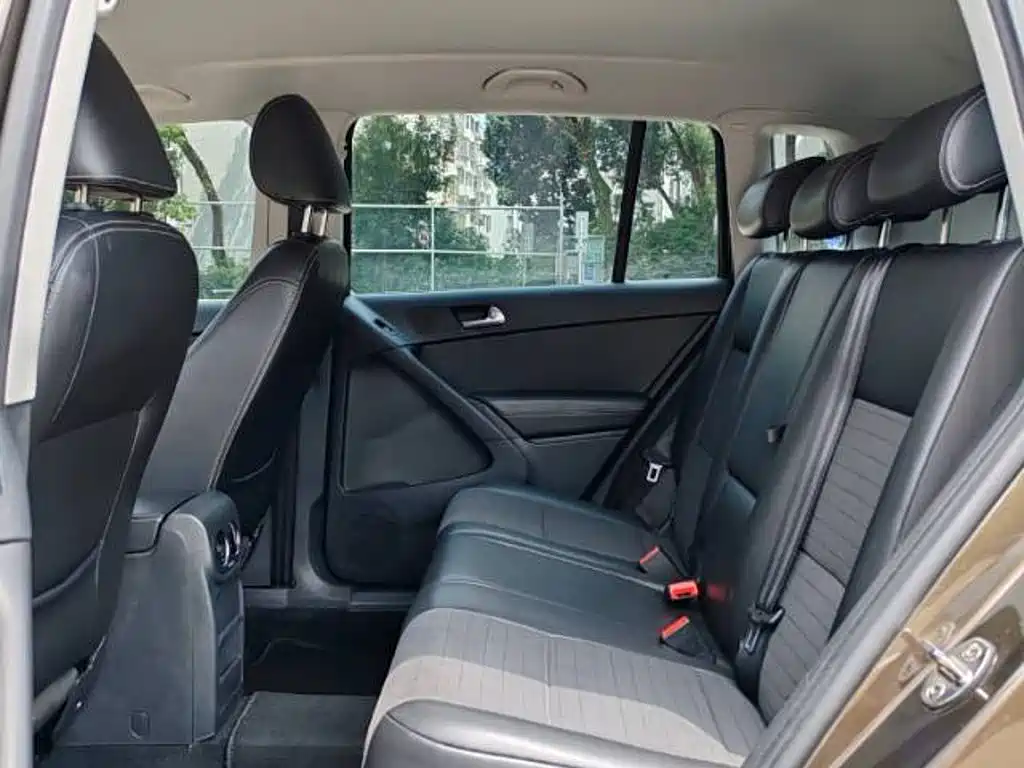 صورة 8 - Volkswagen Tiguan