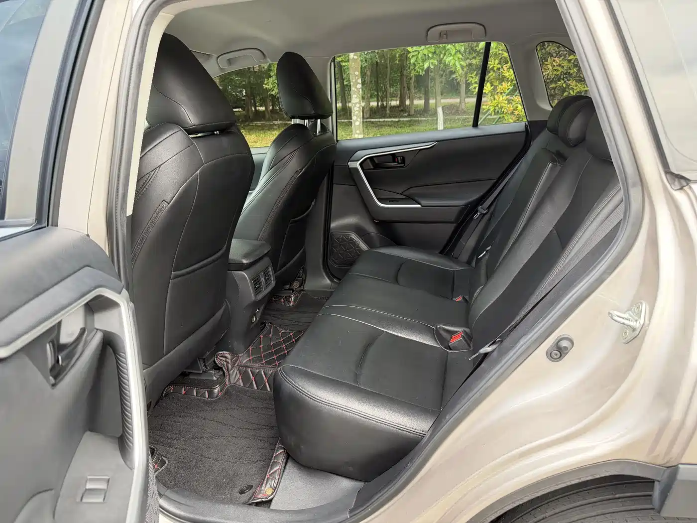 Toyota Wildlander 2022 Facelift 2.0L CVT 2WD Leading Edition фото 9