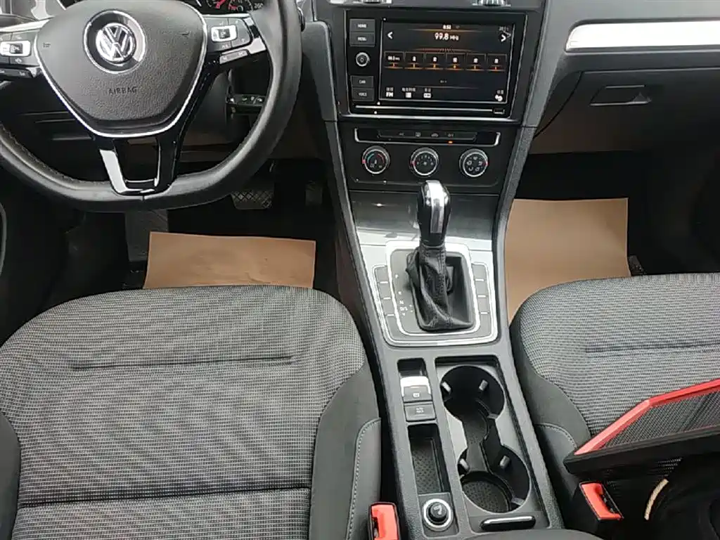Volkswagen Golf 2019 1.6L Auto Comfort (China V) фото 14