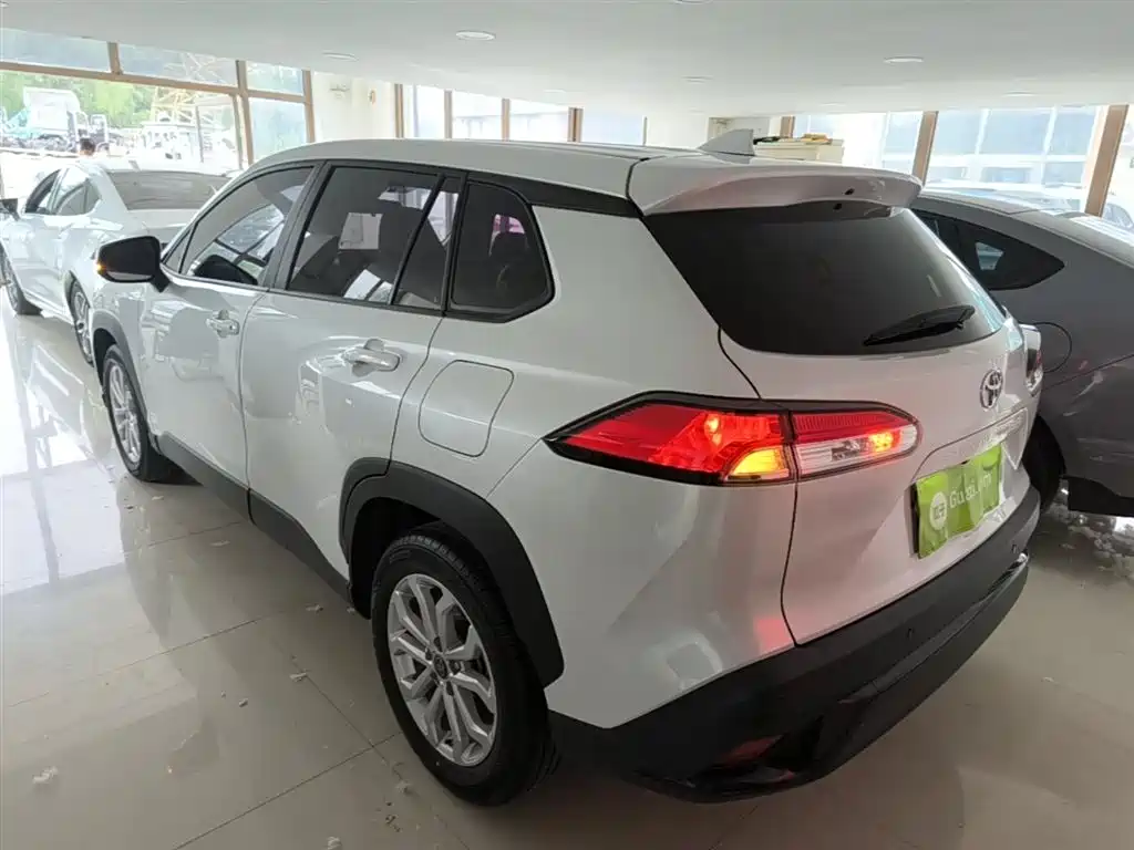 Toyota Frontlander 2022 2.0L CVT Leading Edition фото 5