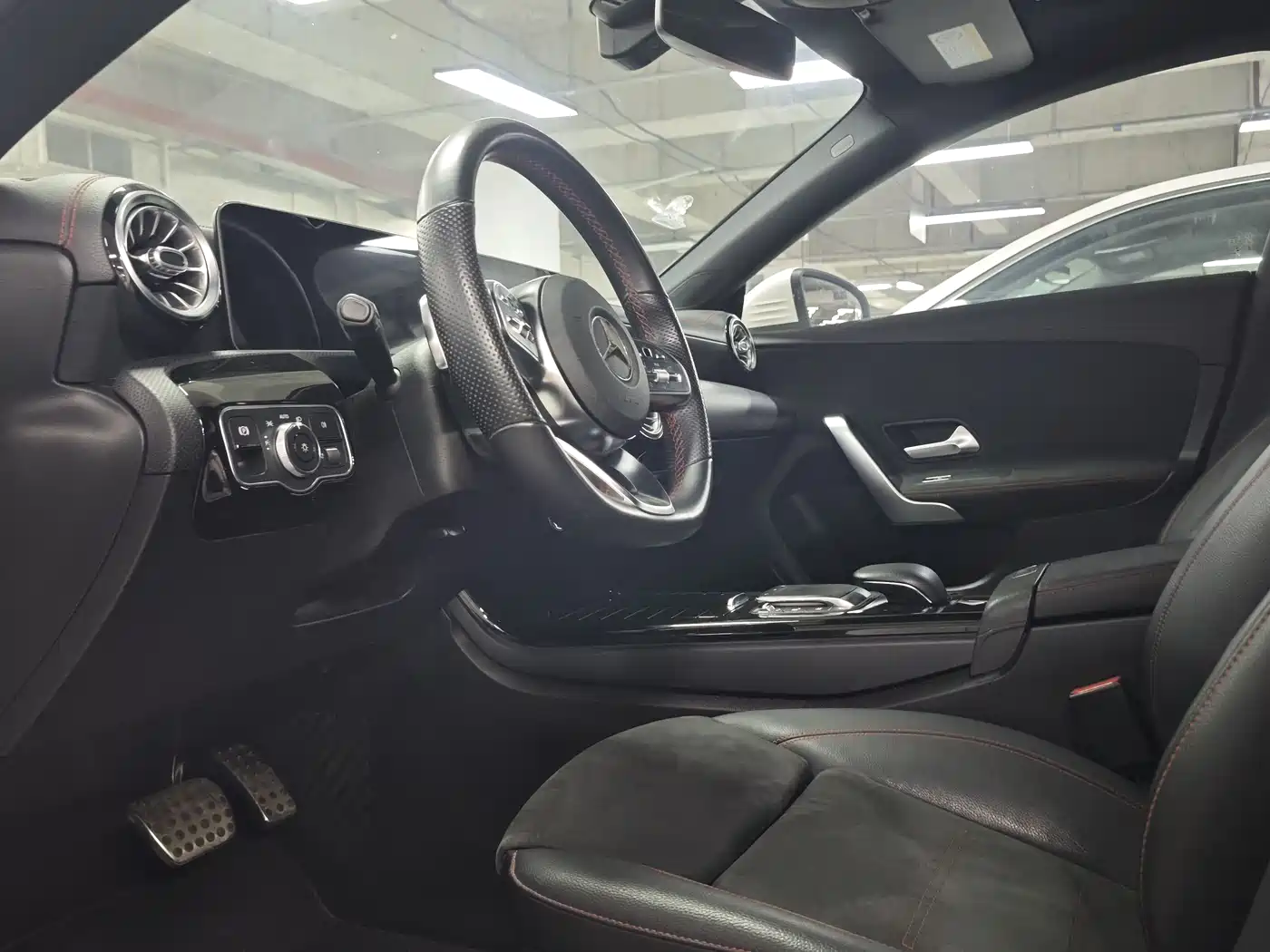 Mercedes-Benz CLA (Import) 2020 CLA 200 фото 7